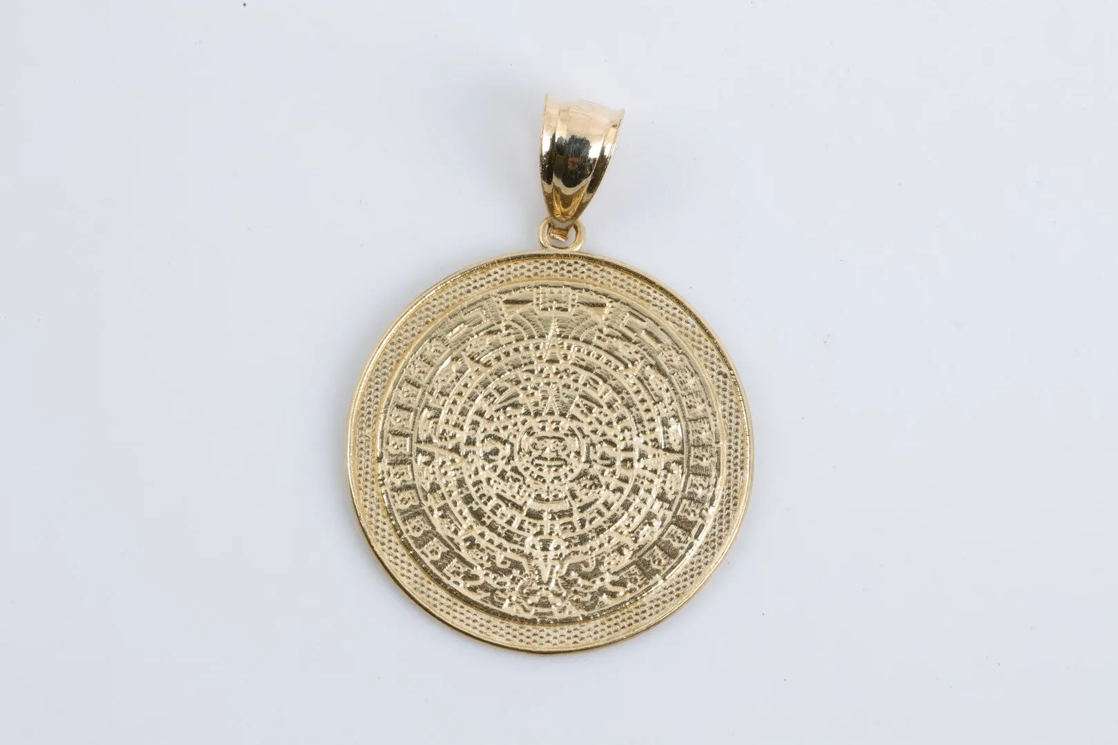 10k Yellow Gold Aztec Medallion Pendant (2.92g.)