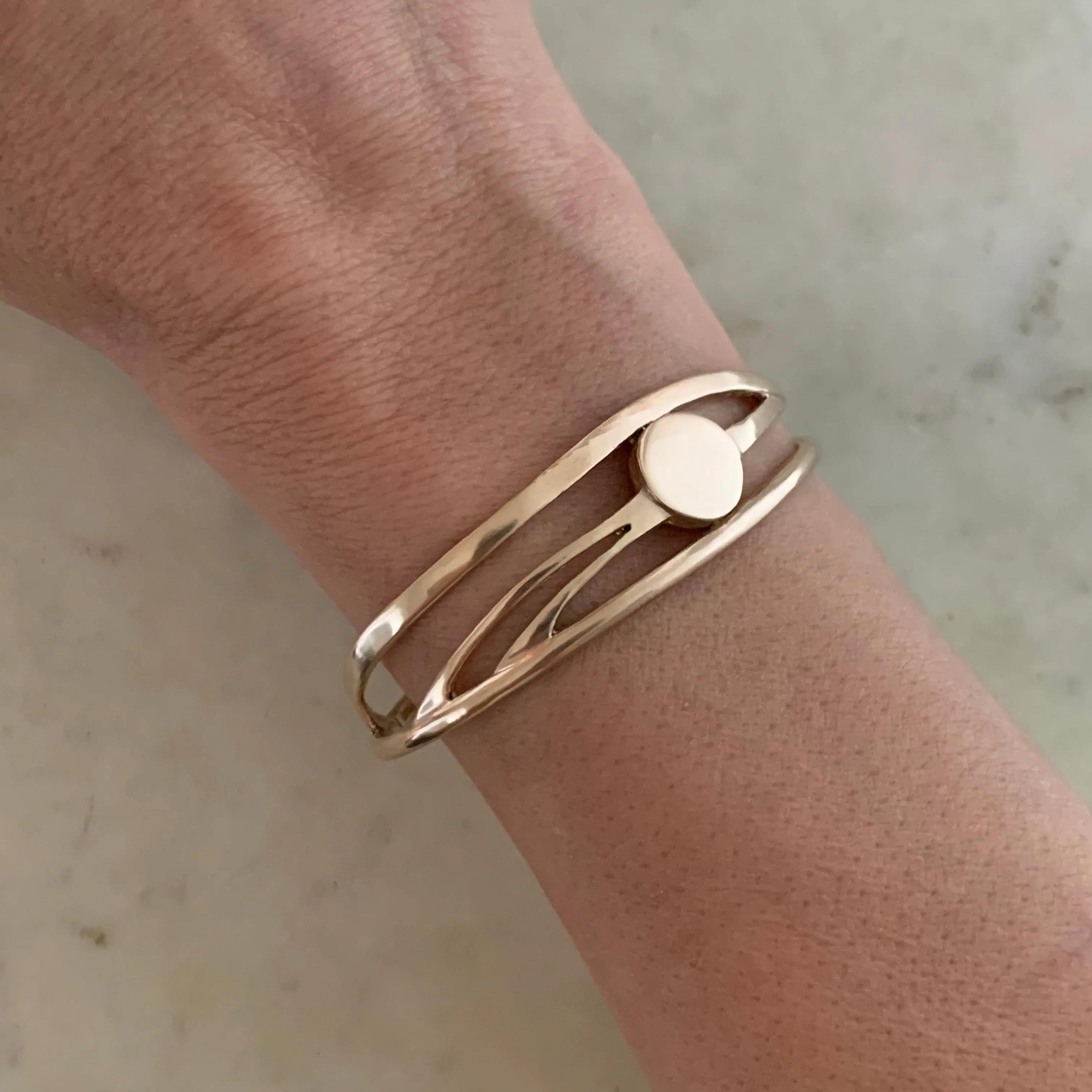 APRICUS CUFF