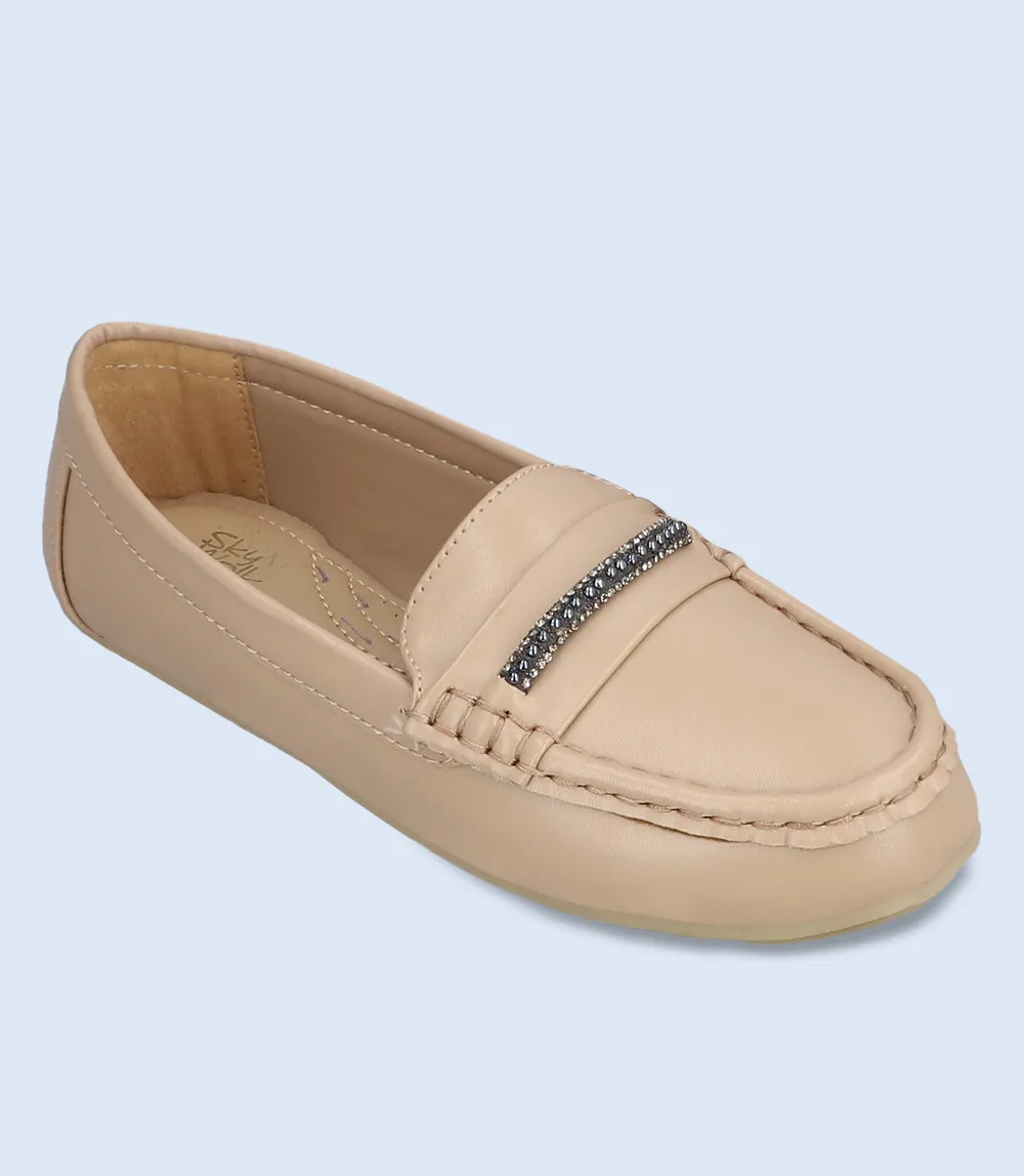 BW8599-BEIGE-Women Comfort Moccasins