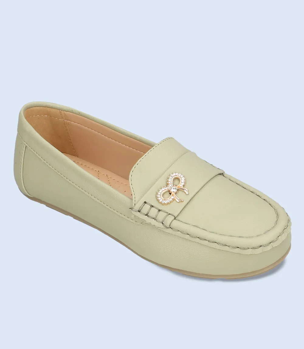 BW8882-BEIGE-Women Comfort Moccasins