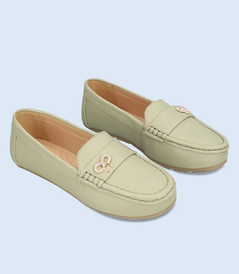 BW8882-BEIGE-Women Comfort Moccasins