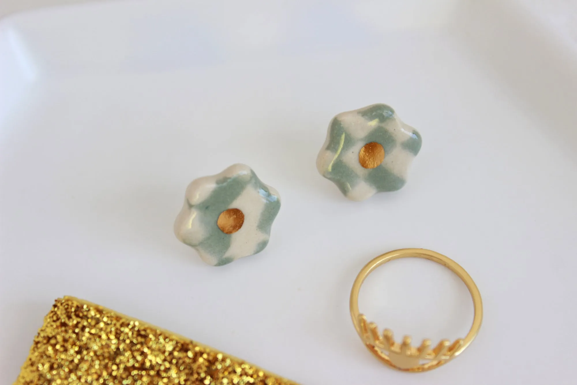 Checkered Flower Stud Earrings