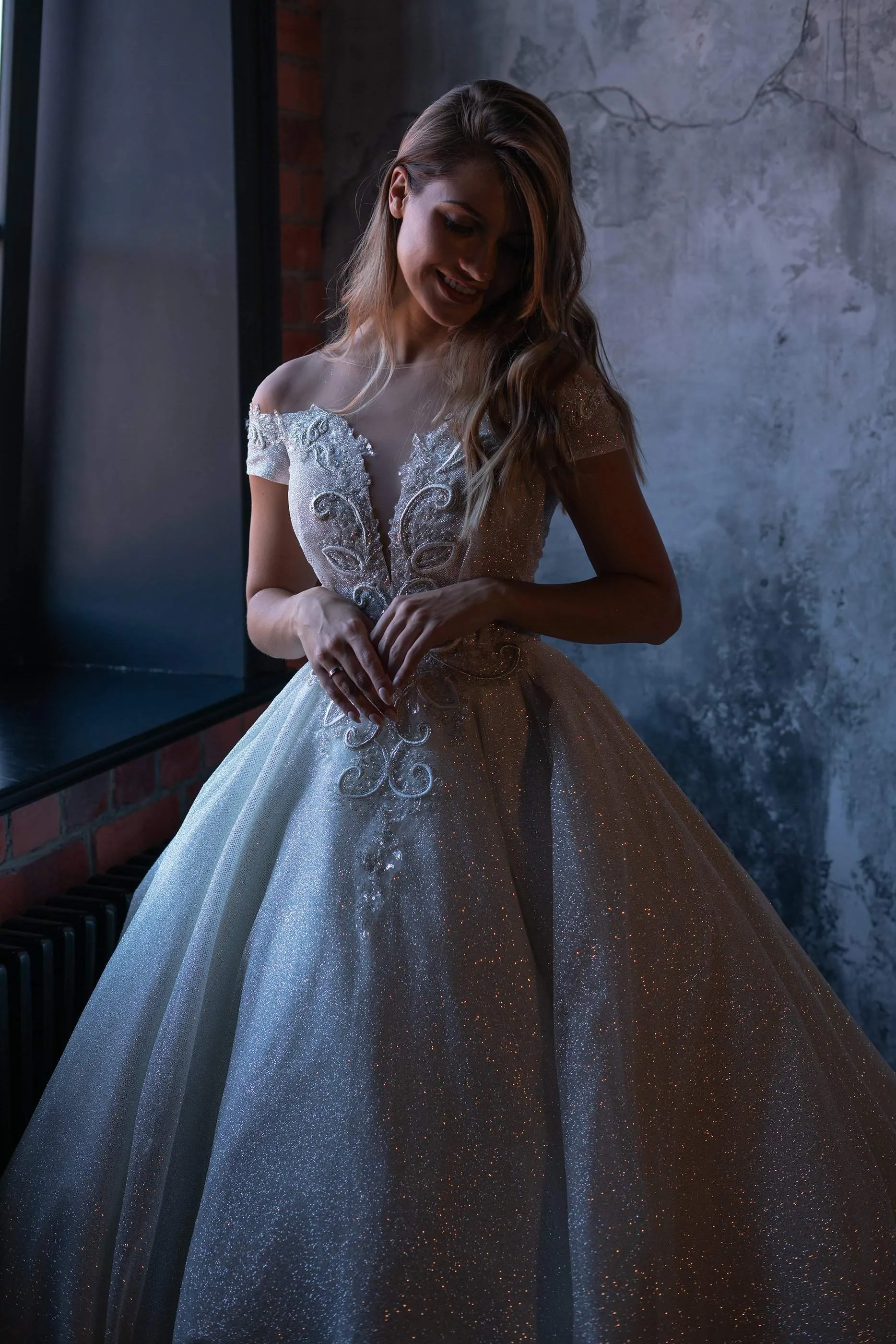 Off-the-Shoulder Sparkly Wedding Dress Udjiri