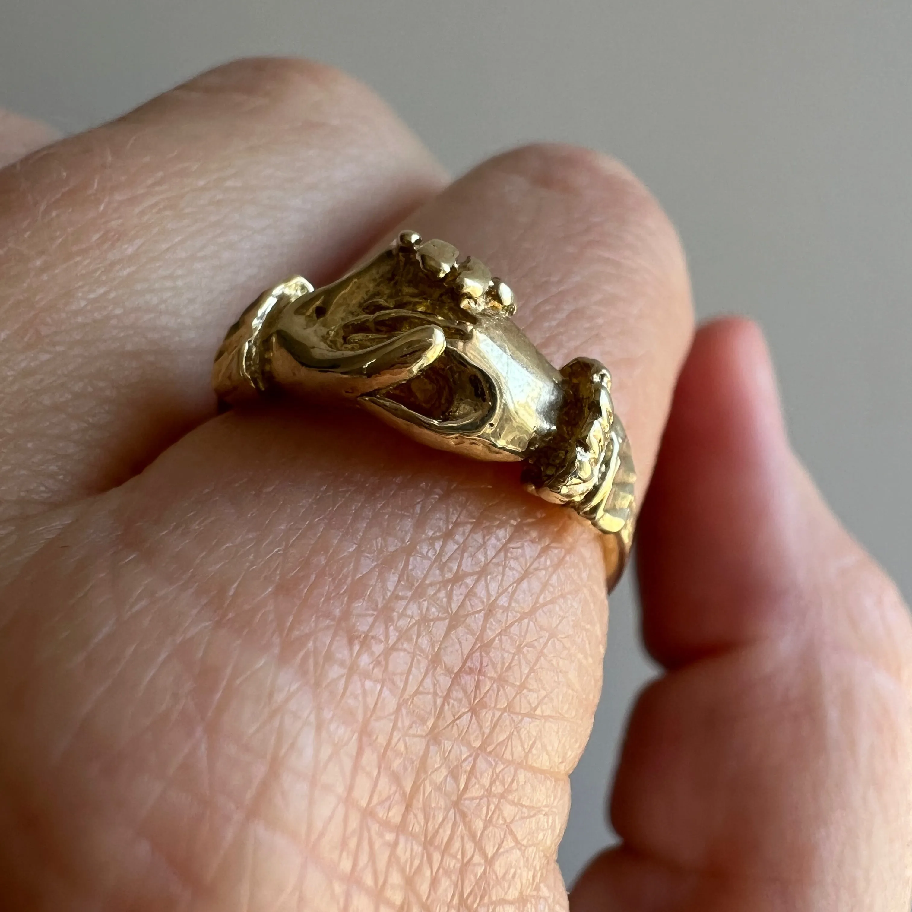 V I N T A G E // 10k / Fede Gimmel ring / yellow gold / Claddagh / size 7